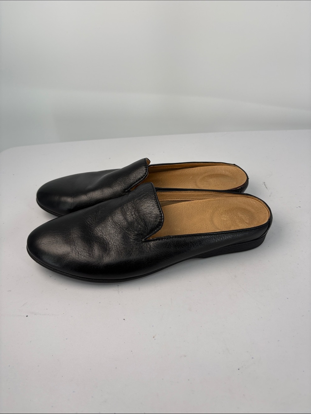 🥐 Dansko Black Leather Slip-On Women's Mules so soft!